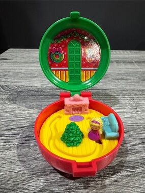 McDonald’s | Totally Toy Holiday: Polly Pocket Wreath (1993) - Compact Playset